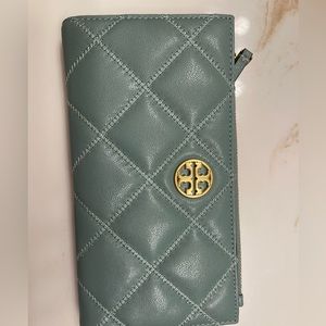 Tory burch wallet